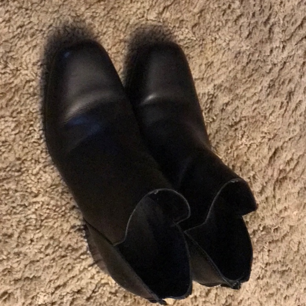Born Ankle Zip Boots 7.5